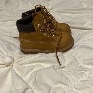 Boys timberland shoes size 8